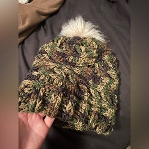 Chunky Knit Pom-Pom Beanie - Camo